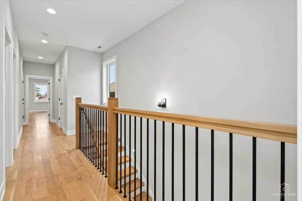 5330 South Mason Avenue Chicago IL 60638