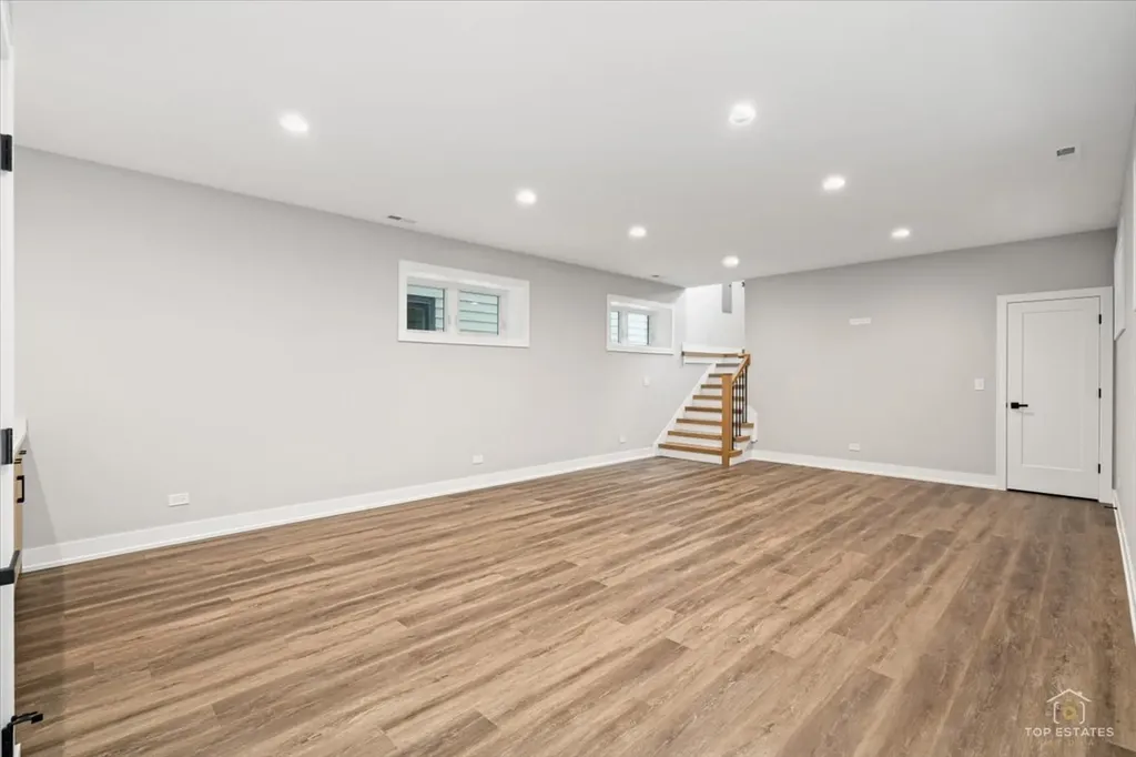 5330 South Mason Avenue Chicago IL 60638