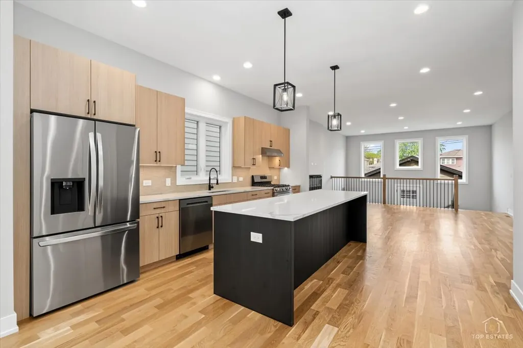 5330 South Mason Avenue Chicago IL 60638
