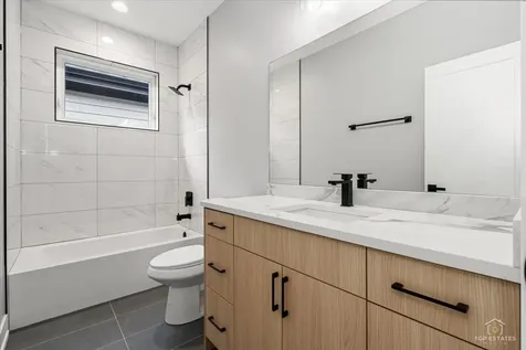 5330 South Mason Avenue Chicago IL 60638