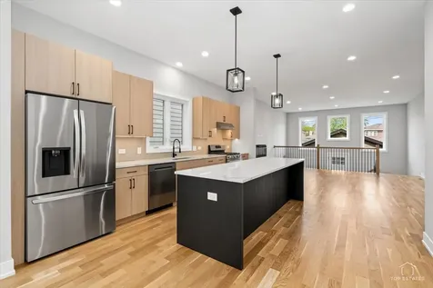 5330 South Mason Avenue Chicago IL 60638