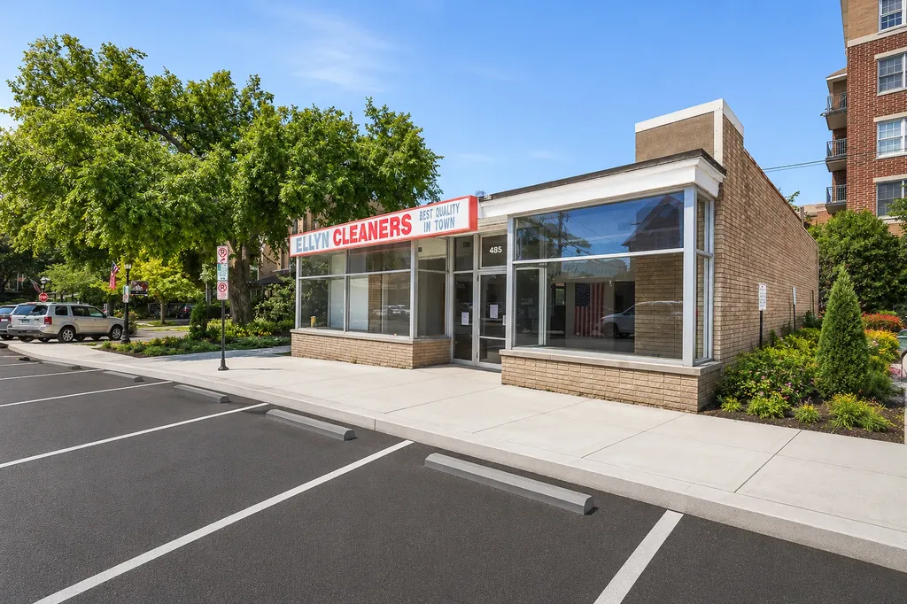 485 Forest Avenue Glen Ellyn IL 60137