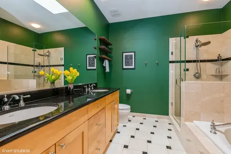 4003 North Wolcott Avenue Chicago IL 60613