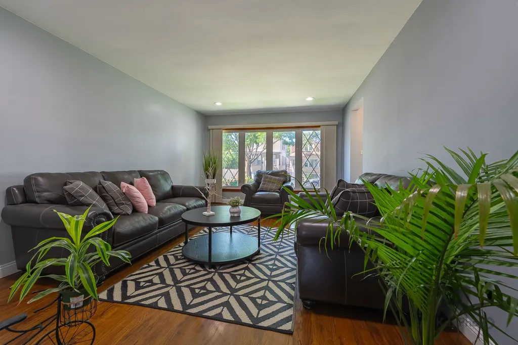 5157 South Kildare Avenue Chicago IL 60632