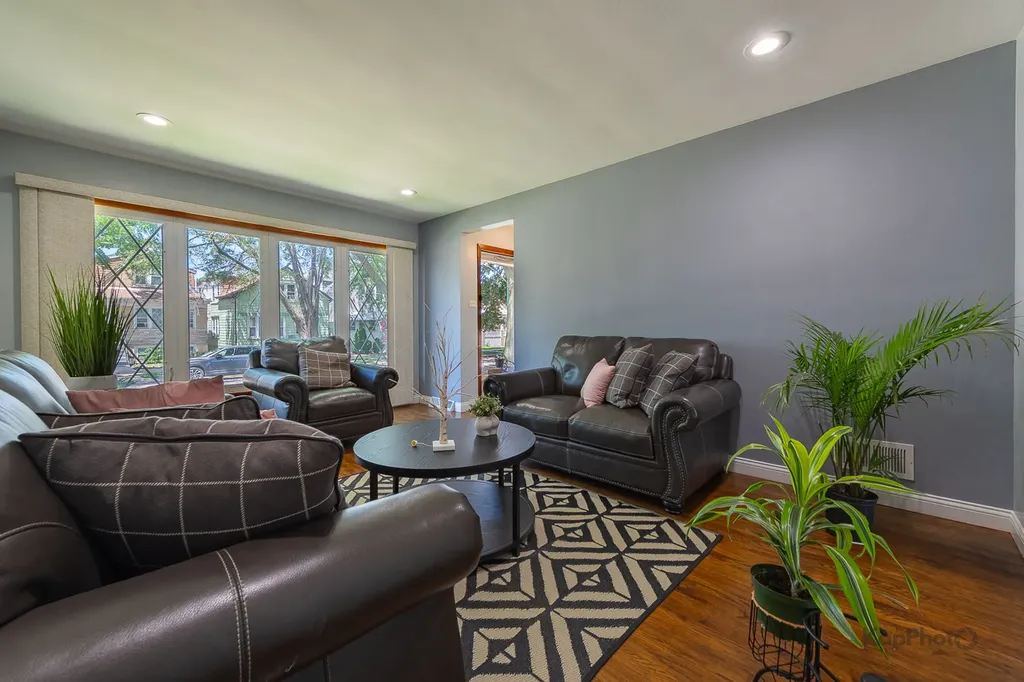 5157 South Kildare Avenue Chicago IL 60632