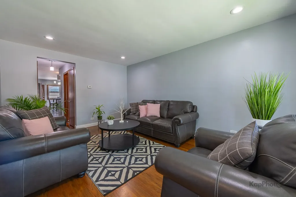 5157 South Kildare Avenue Chicago IL 60632