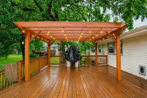 1317 North Oakwood Drive Mchenry IL 60050