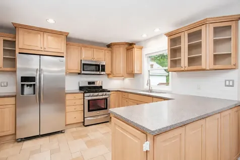 1317 North Oakwood Drive Mchenry IL 60050