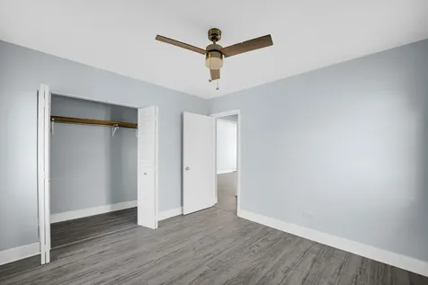 2046 East 72nd Place Chicago IL 60649