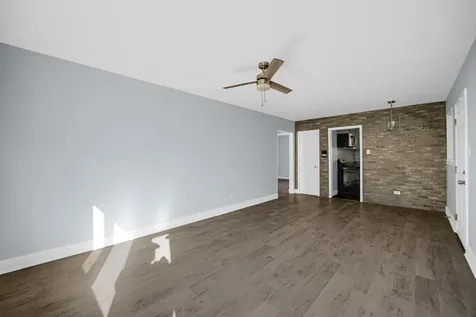 2046 East 72nd Place Chicago IL 60649