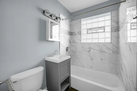 2046 East 72nd Place Chicago IL 60649