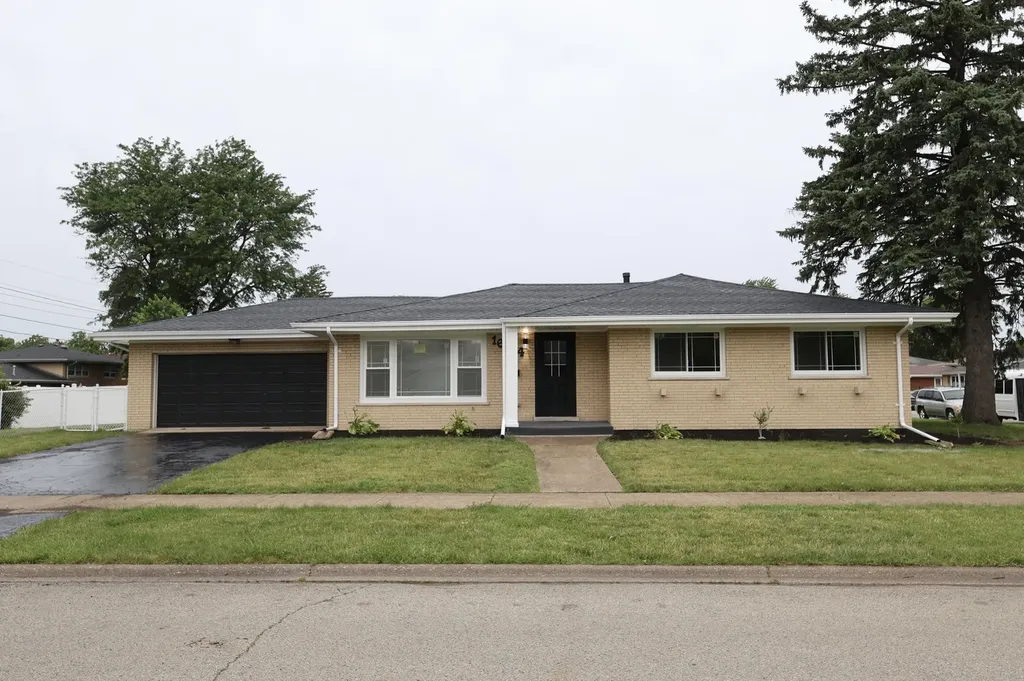 16644 Maple Street South Holland IL 60473