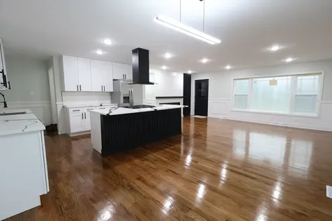16644 Maple Street South Holland IL 60473