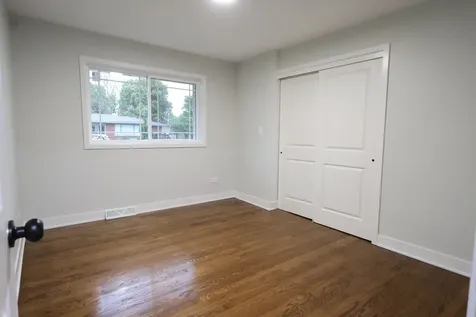 16644 Maple Street South Holland IL 60473