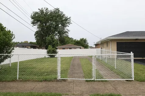 16644 Maple Street South Holland IL 60473
