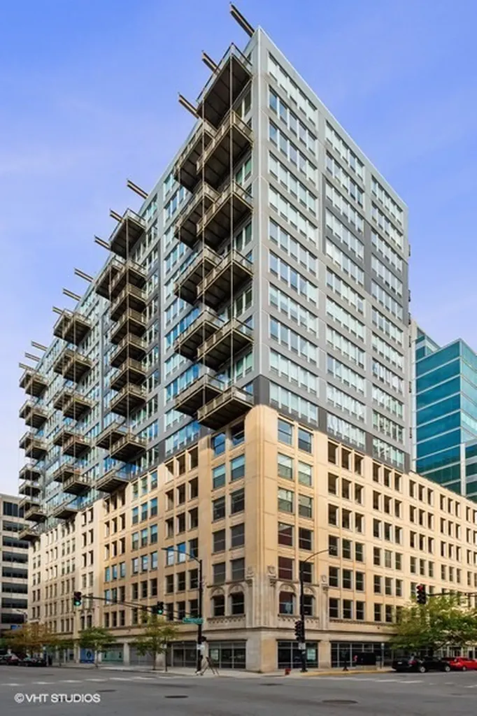 565 West Quincy Street Chicago IL 60661