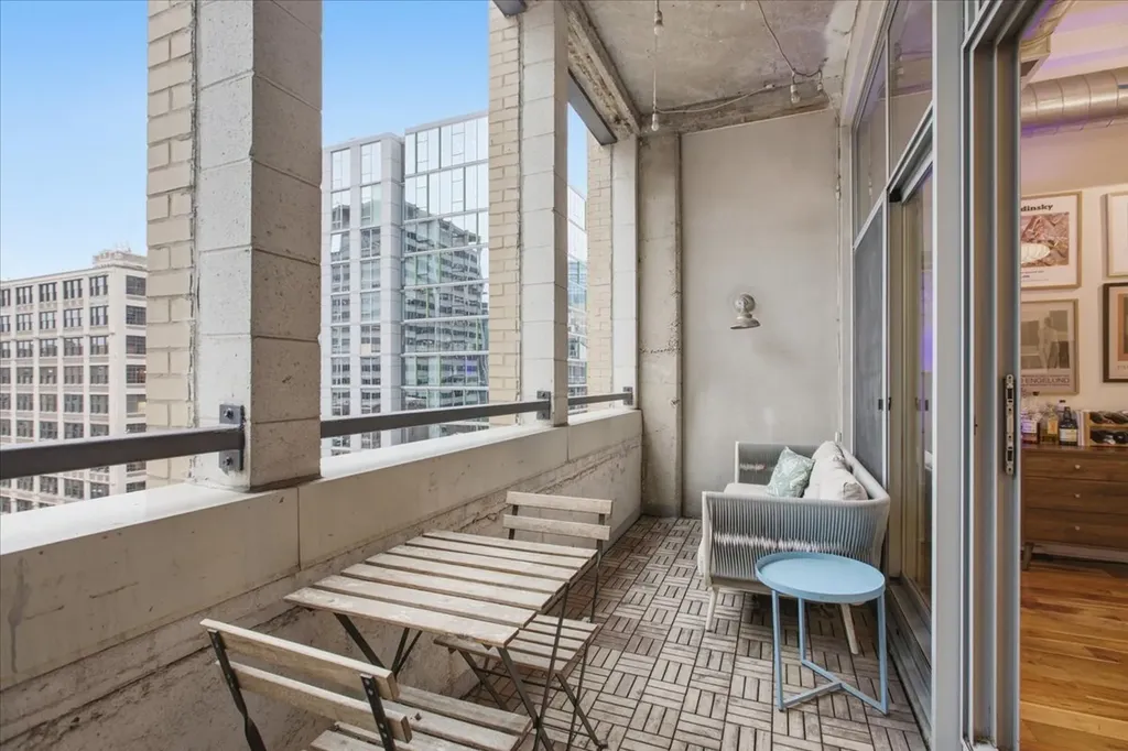 565 West Quincy Street Chicago IL 60661