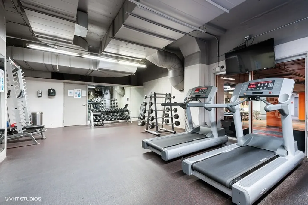 565 West Quincy Street Chicago IL 60661
