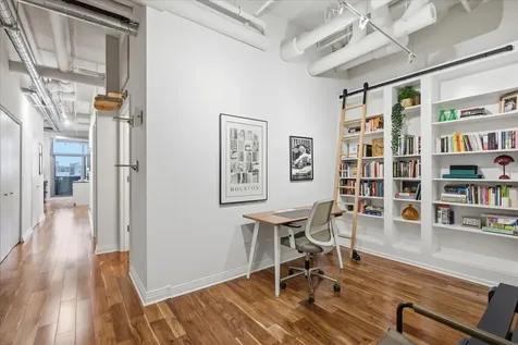 565 West Quincy Street Chicago IL 60661