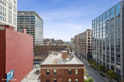 565 West Quincy Street Chicago IL 60661