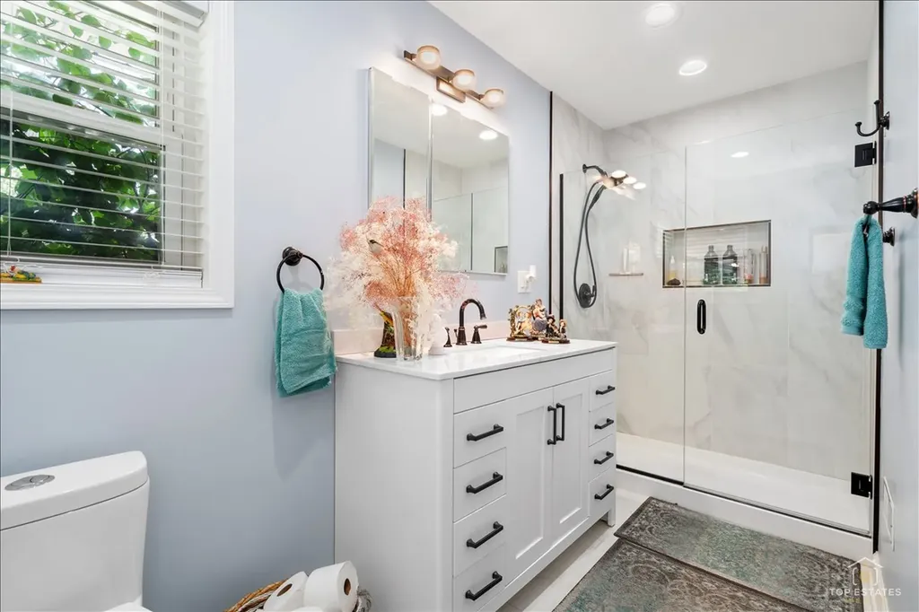6250 North Kedvale Avenue Chicago IL 60646