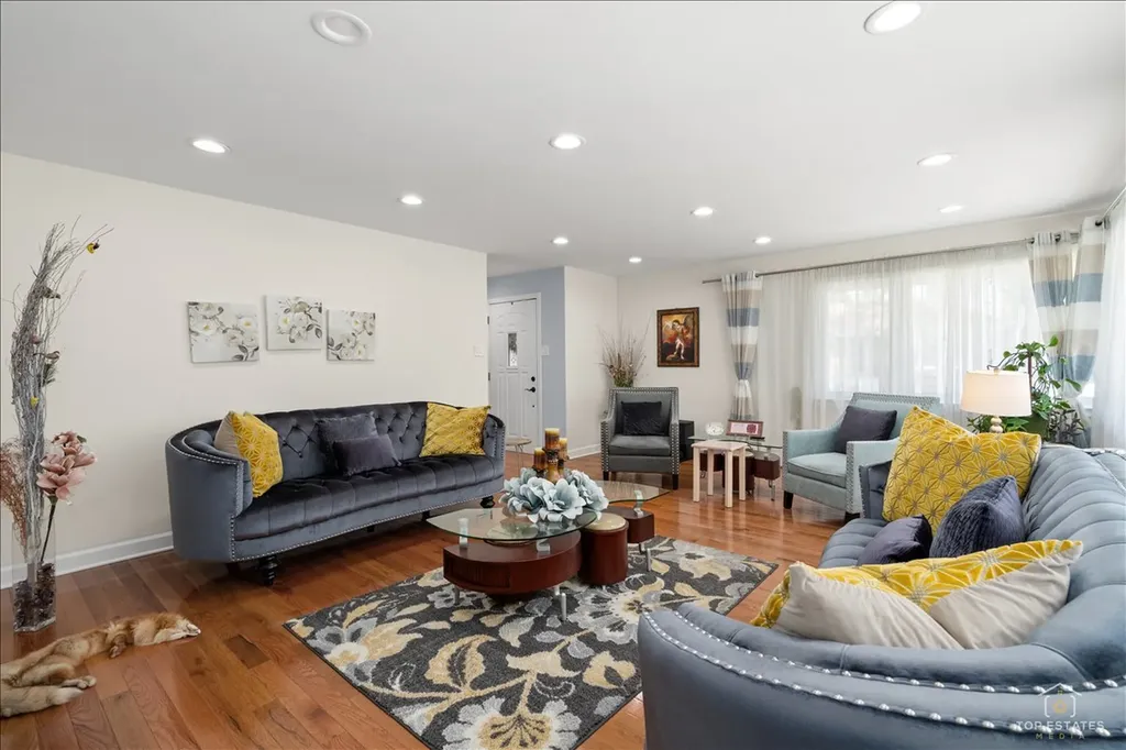 6250 North Kedvale Avenue Chicago IL 60646