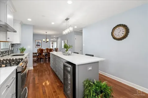 6250 North Kedvale Avenue Chicago IL 60646