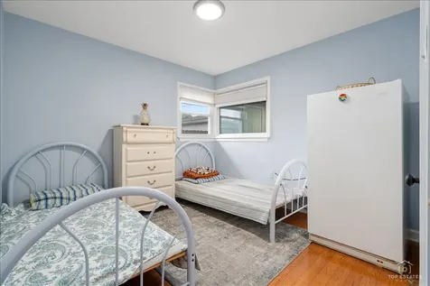 6250 North Kedvale Avenue Chicago IL 60646