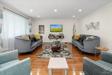 6250 North Kedvale Avenue Chicago IL 60646