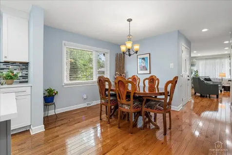 6250 North Kedvale Avenue Chicago IL 60646