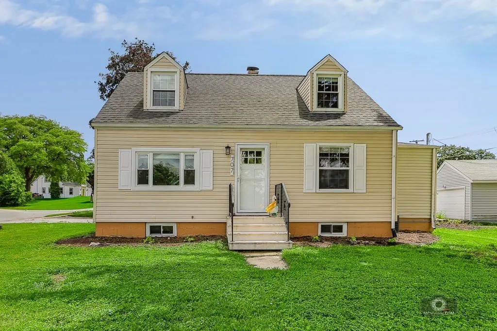 707 East 9th Street Lockport IL 60441