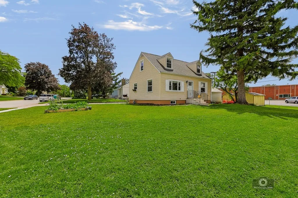707 East 9th Street Lockport IL 60441