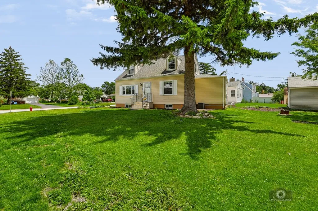 707 East 9th Street Lockport IL 60441