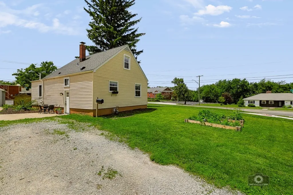 707 East 9th Street Lockport IL 60441