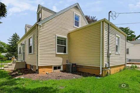 707 East 9th Street Lockport IL 60441
