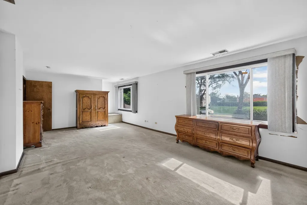 725 7TH Avenue Addison IL 60101