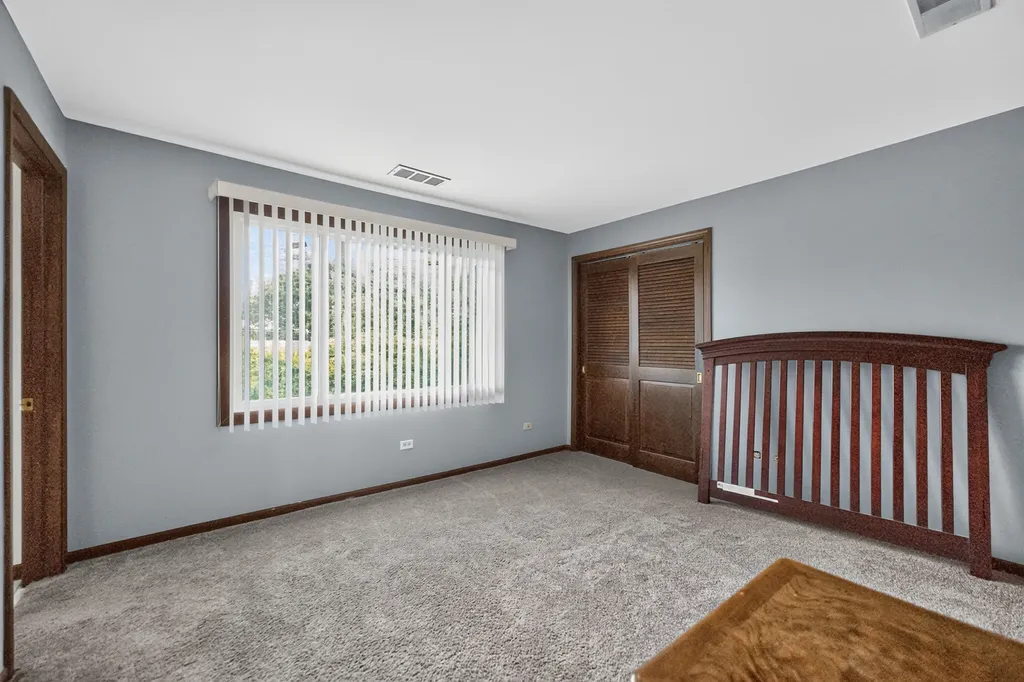 725 7TH Avenue Addison IL 60101