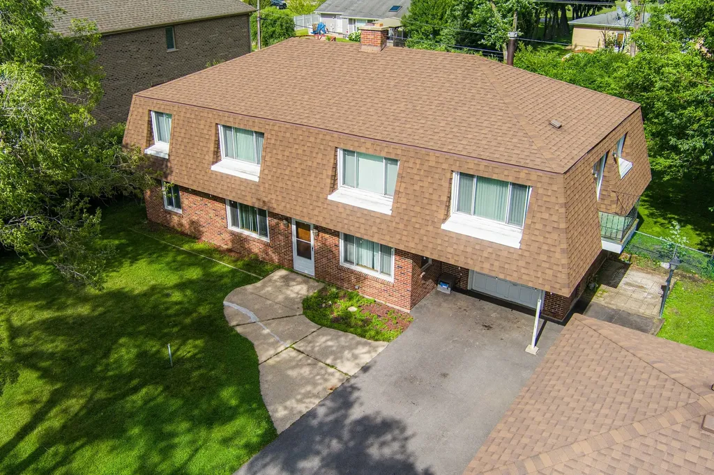 725 7TH Avenue Addison IL 60101