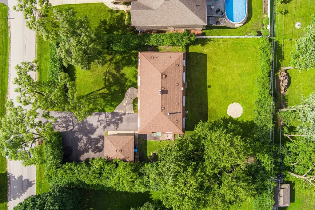 725 7TH Avenue Addison IL 60101