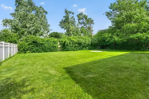725 7TH Avenue Addison IL 60101