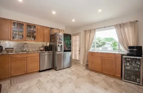 1909 East Maya Lane Mount Prospect IL 60056