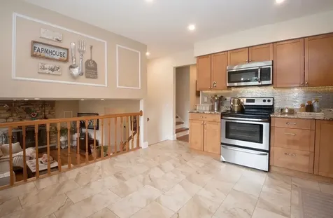 1909 East Maya Lane Mount Prospect IL 60056