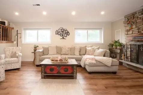 1909 East Maya Lane Mount Prospect IL 60056