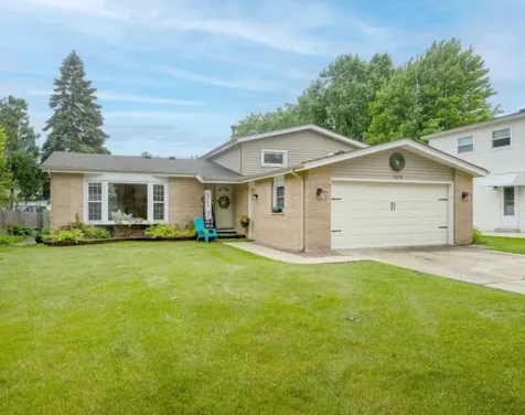 1909 East Maya Lane Mount Prospect IL 60056