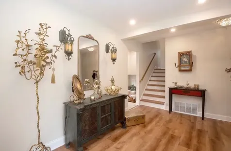 1909 East Maya Lane Mount Prospect IL 60056
