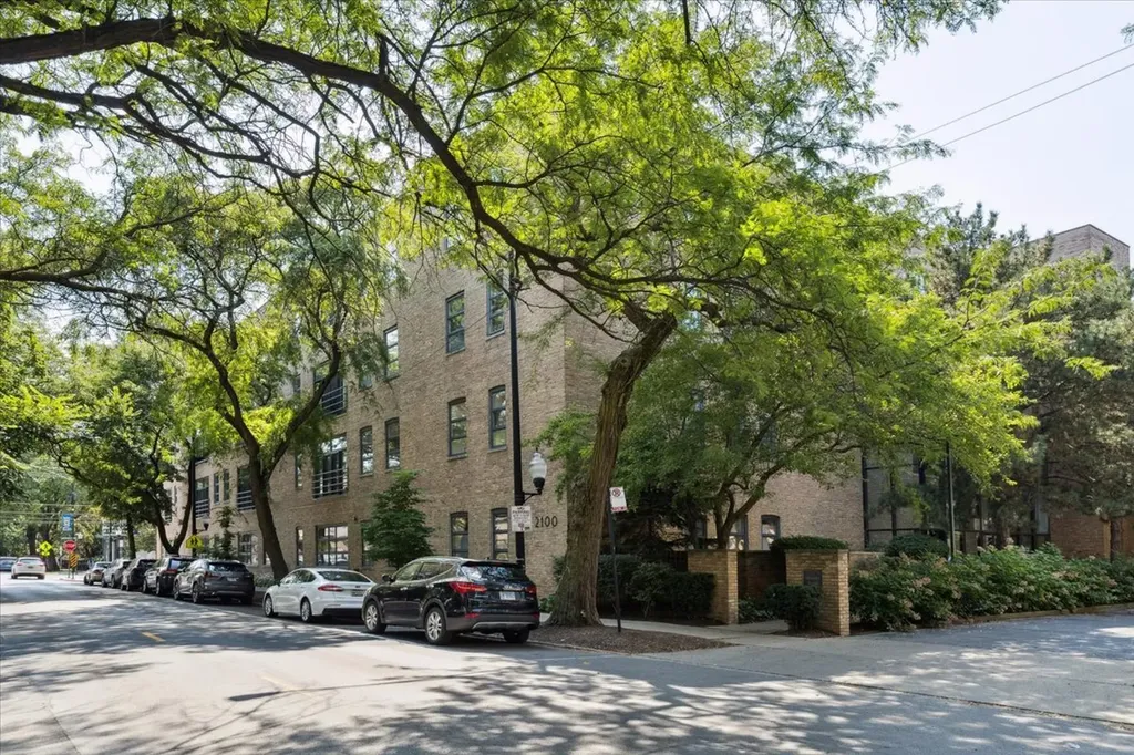 2100 North Racine Avenue Chicago IL 60614