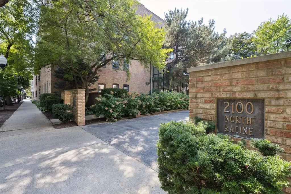 2100 North Racine Avenue Chicago IL 60614