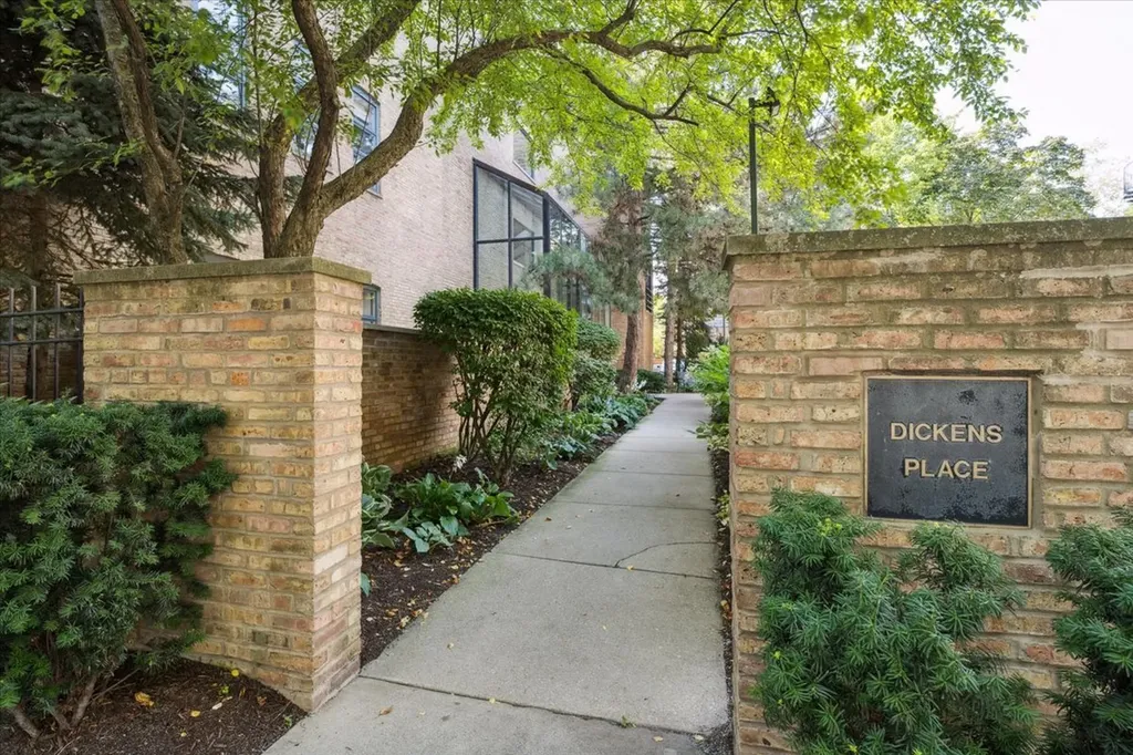 2100 North Racine Avenue Chicago IL 60614