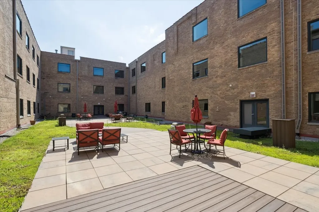 2100 North Racine Avenue Chicago IL 60614