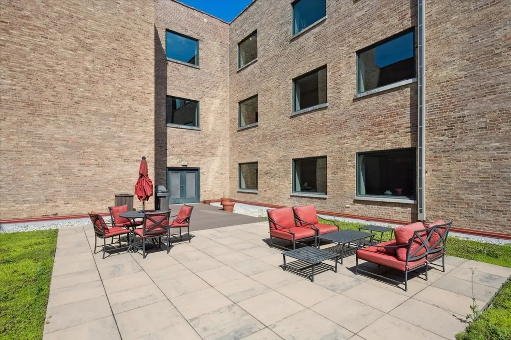 2100 North Racine Avenue Chicago IL 60614